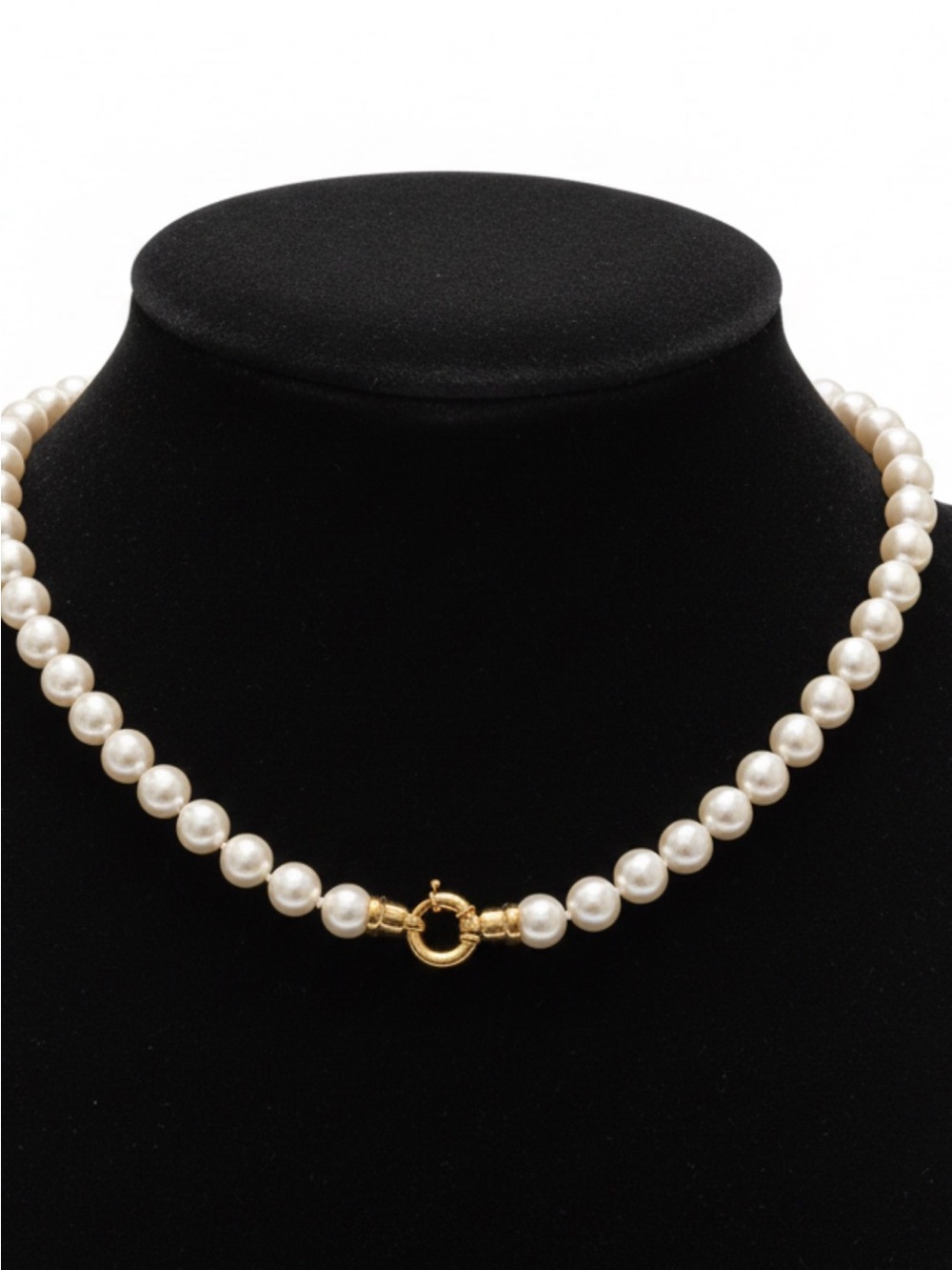 Classic Pearl Necklace with Gold Clasp